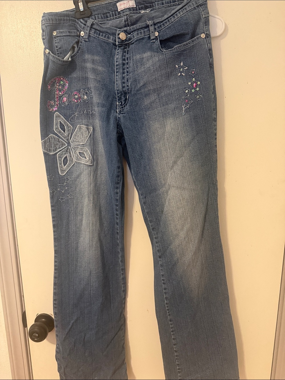 Women’s Blue Embroidered Jeans with Floral Accents